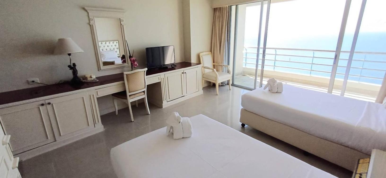 Adriatic Palace Hotel Pattaya Exteriör bild