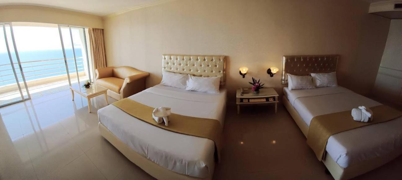 Adriatic Palace Hotel Pattaya Exteriör bild