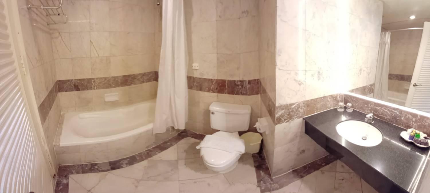 Adriatic Palace Hotel Pattaya Exteriör bild