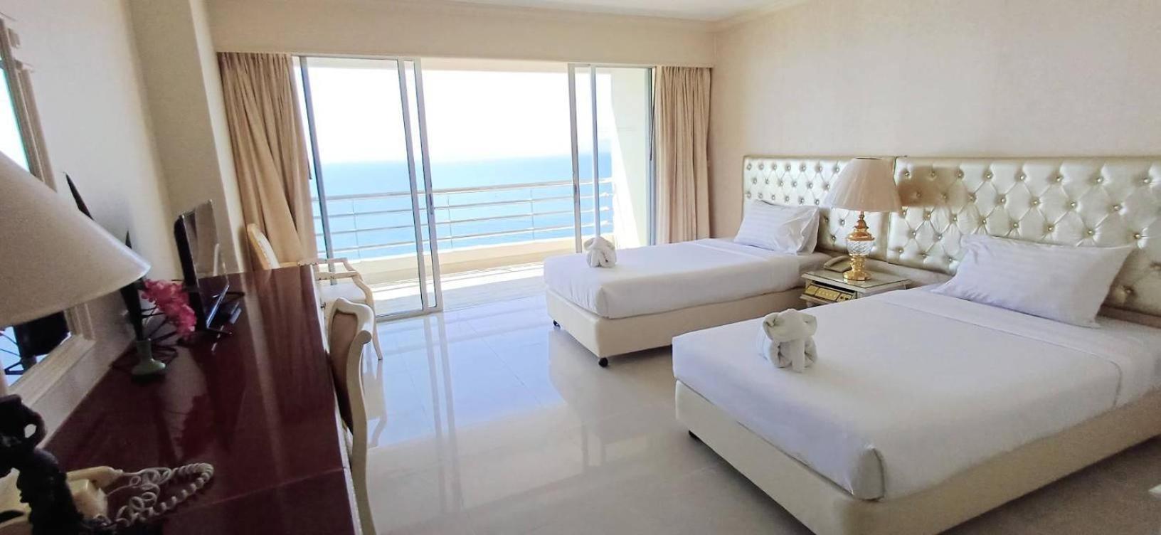 Adriatic Palace Hotel Pattaya Exteriör bild