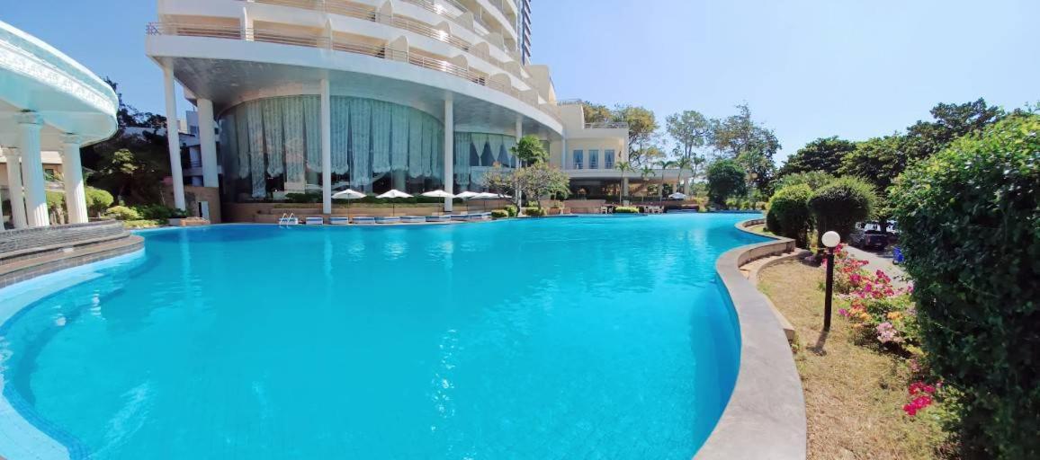 Adriatic Palace Hotel Pattaya Exteriör bild